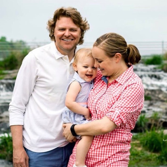 Meet your Posher, Courtney - Picture 2 of 4